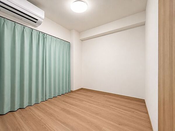 約4.5帖の洋室　　※現在居住中の為、CG加工写真です。