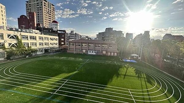 渋谷区立加計塚小学校 徒歩6分。 470m