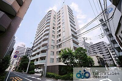 外観:東京メトロ有楽町線「江戸川橋」駅へ徒歩2分。東西線「神楽坂」駅へも徒歩9分。安心のセキュリティ。 外観:東京メトロ有楽町線「江戸川橋」駅へ徒歩2分。東西線「神楽坂」駅へも徒歩9分。安心のセキュリティ。