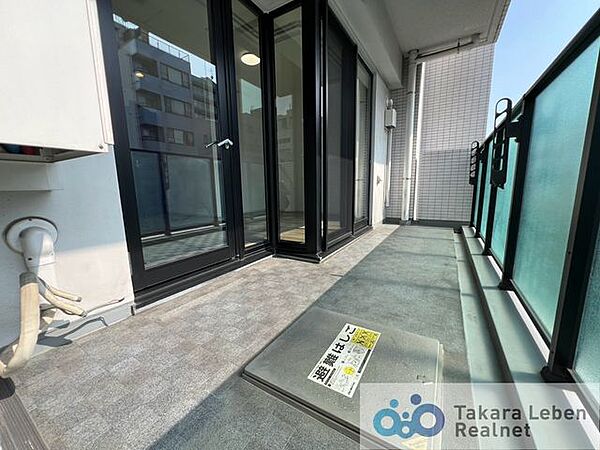 爽やかな風が吹き、採光にも恵まれてますので思わずお部屋の外へ出たくなる、そんなバルコニーです。心地良さに包まれ、日々の暮らしをより鮮やかに彩ります。