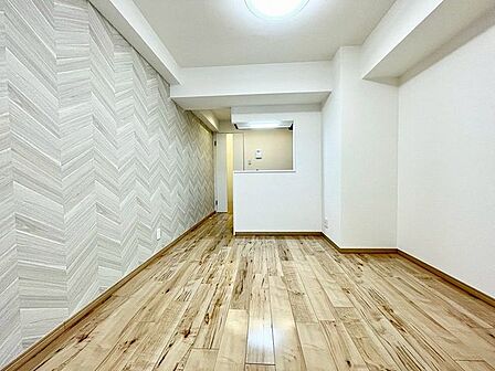開放感と明るさをもたらす魅力のリビング。キッチンスペースまで明るくなります。