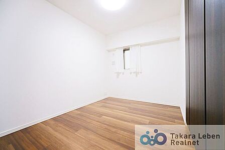 約5.0帖の洋室。使い勝手の良い洋室。寝室や子ども部屋としても活用できます。