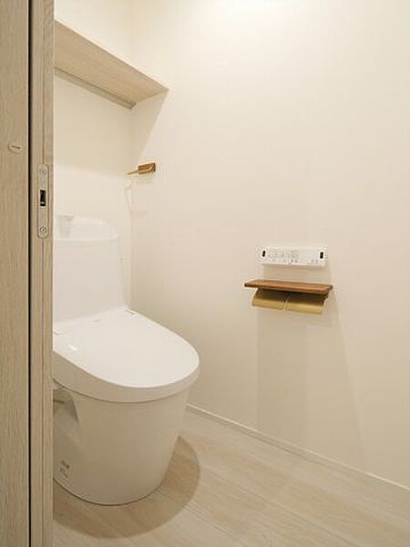 毎日使う場所だからこそ、落ち着いて過ごせる空間づくりがなされたトイレです。