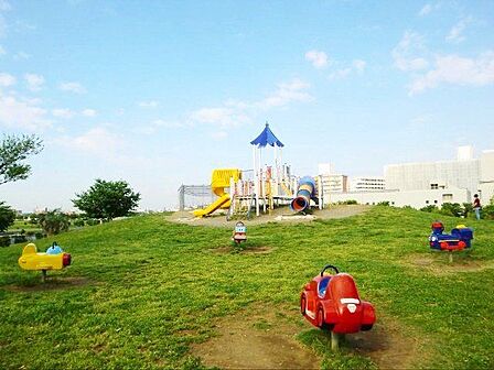 大森ふるさとの浜辺公園 徒歩9分。 710m