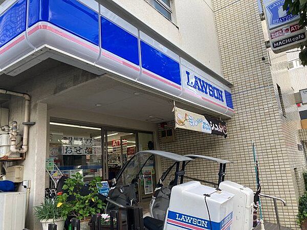ローソン天現寺店 徒歩6分。 410m
