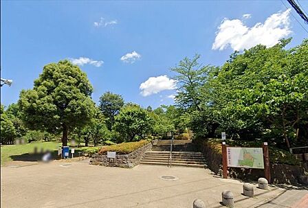 羽根木公園 徒歩7分。 750m