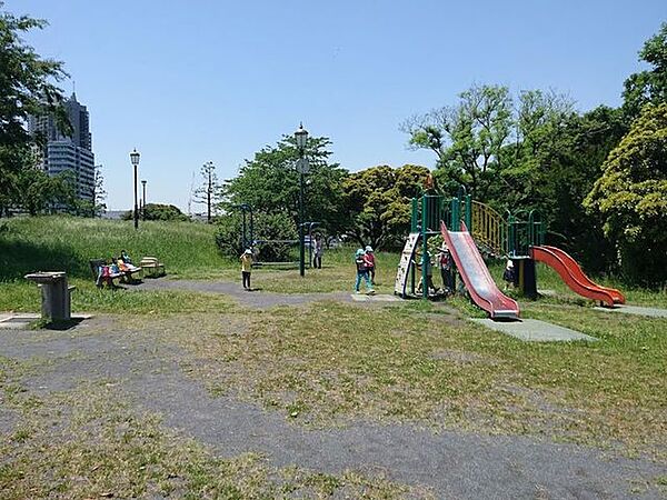 潮見運動公園 徒歩4分。 270m