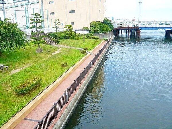 東品川海上公園 徒歩13分。 980m
