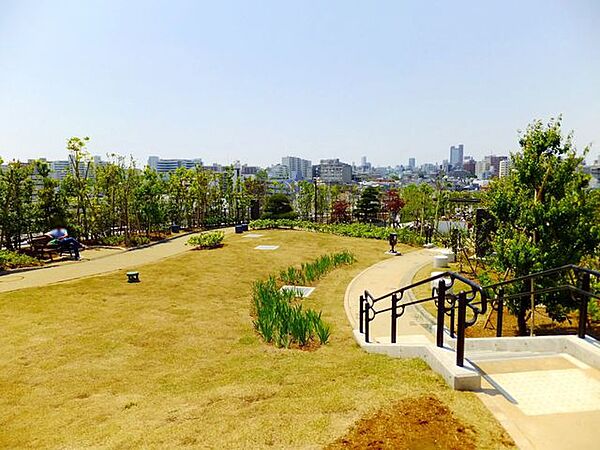 目黒区立目黒天空庭園 徒歩18分。 1370m