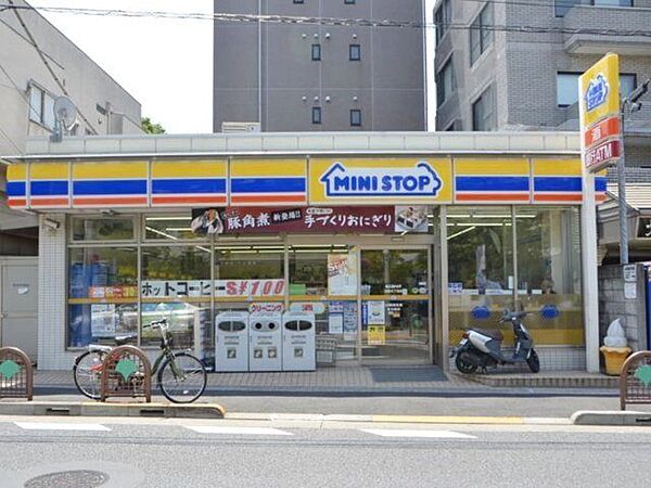 ミニストップ白金6丁目店 徒歩3分。 190m