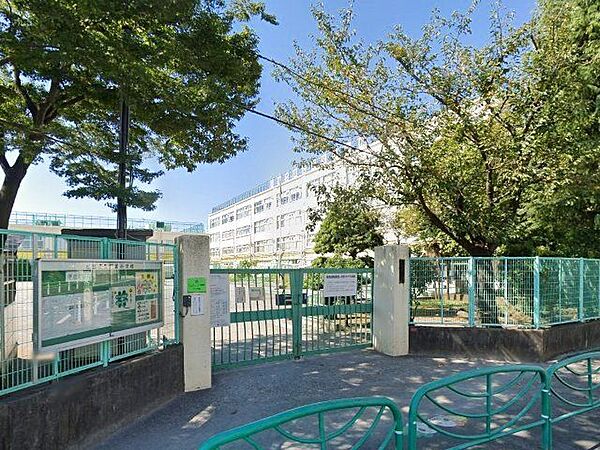 杉並区立四宮小学校 徒歩7分。 560m
