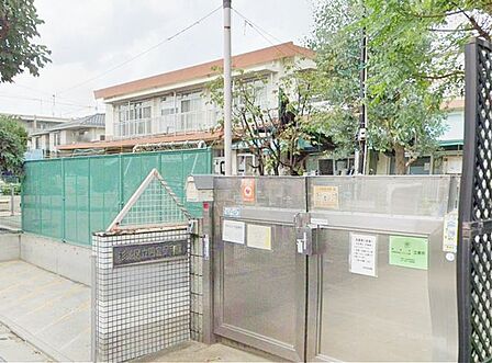 四宮保育園 徒歩3分。 240m