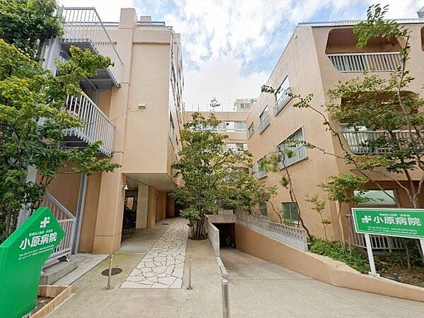 医療法人財団圭友会小原病院 徒歩11分。 860m