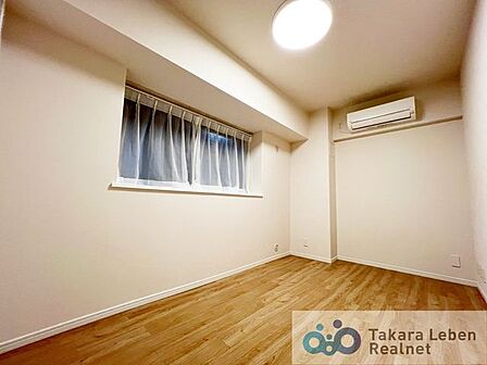 洋室約5.8帖。生活スタイルに合わせて自由に使える洋室。無駄のない間取りでプライベート空間を確保できます。