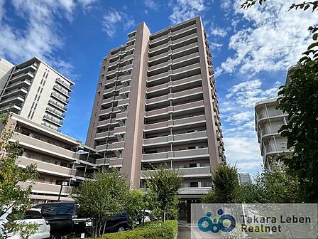 京急本線【六郷土手】駅徒歩5分、駅近且つ穏やかな住宅地のマンション。ペット飼育のご相談可能です。