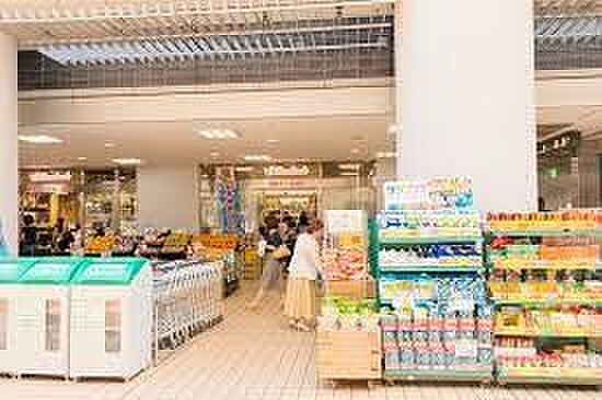 スーパー文化堂月島店 徒歩4分。 270m