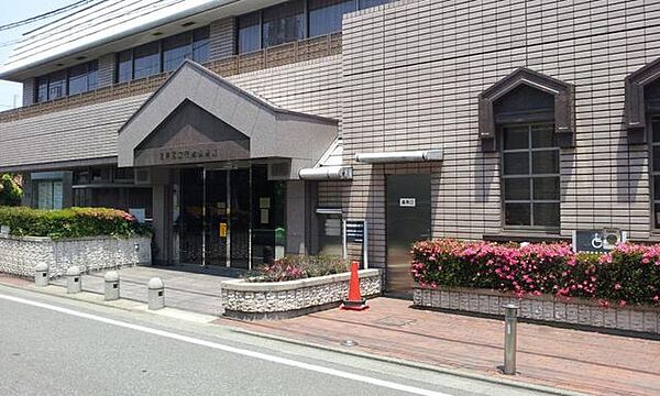 目黒区立守屋図書館 徒歩6分。 450m