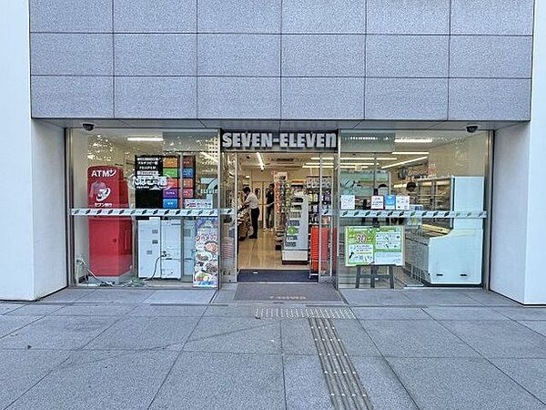 セブンイレブン赤坂Kタワー店 徒歩2分。 130m