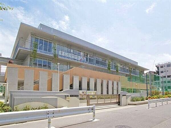 江東区立豊洲小学校 徒歩8分。 620m