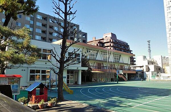 apartment 東京都千代田区六番町6-6
地図を見る