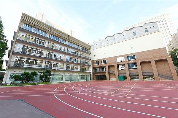 apartment 東京都千代田区六番町6-6
地図を見る
