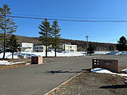 中学校「浦幌町立浦幌中学校まで533m」
