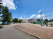 高校「北海道帯広柏葉高校まで1669m」