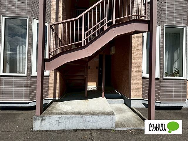 8 / 18