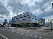 役所「芽室町役場まで1322m」