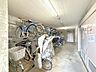 その他：屋内駐輪場、1住戸1台分は無償です。