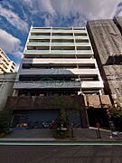 広尾駅より徒歩9分 築9年2ヶ月 9階建の賃貸物件