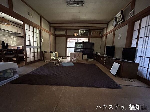 客間・居間・寝室として多用途に活用可能
