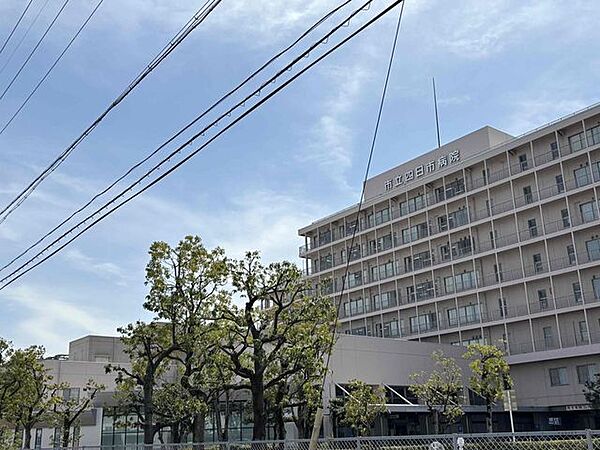 市立四日市病院四日市市中心部に位置する地域の中核医療機関。幅広い診療科を備え、救急医療にも対応。 870m