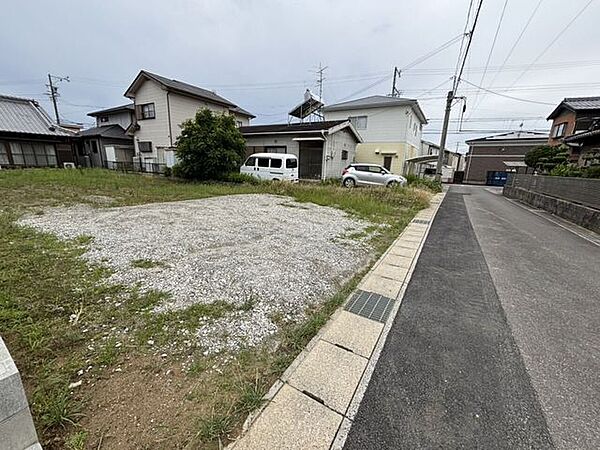 小学校まで徒歩約9分！お子様の通学も安心です♪