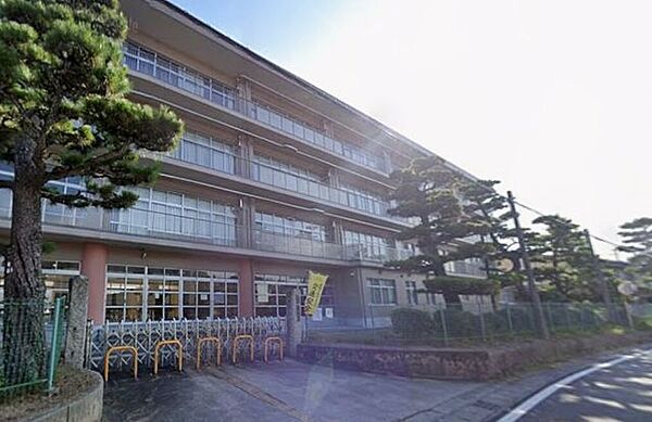 八郷小学校 320m