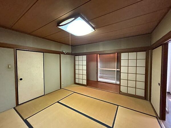 【現況販売】1階和室の別角度からの写真です。