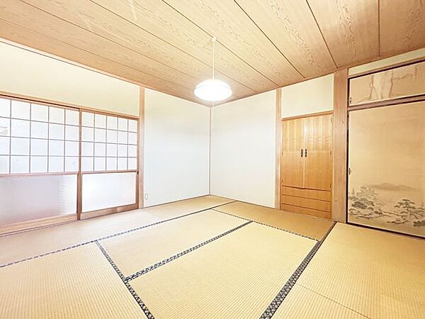【現況販売】2階和室8帖です。