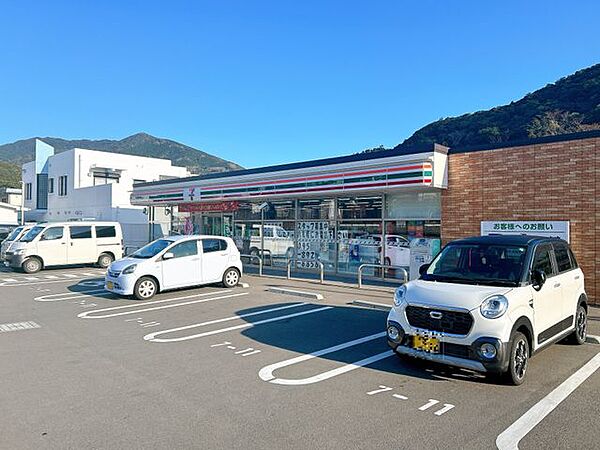 【コンビニ】セブンイレブン長崎蚊焼町店様まで約1200m（徒歩約15分）です。