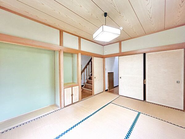 【現況販売】1階北側和室（別角度写真）です。