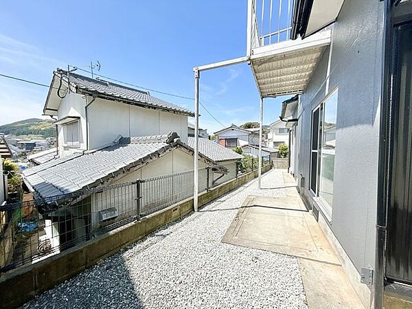 【リフォーム済】庭です。防草シート後砂利を敷きました。