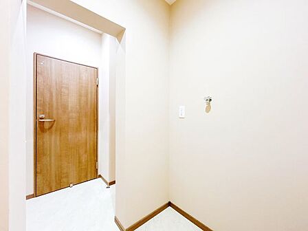 【リフォーム済】洗面台(別角度写真)はパナソニック製の新品に交換しました。