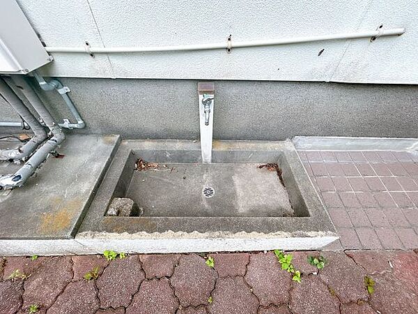 【期間限定現況販売中】外には立水栓があります。