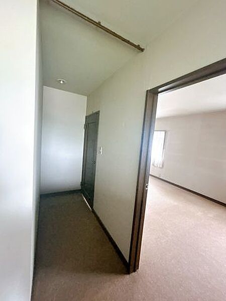 【期間限定現況販売中】2階廊下の写真です。