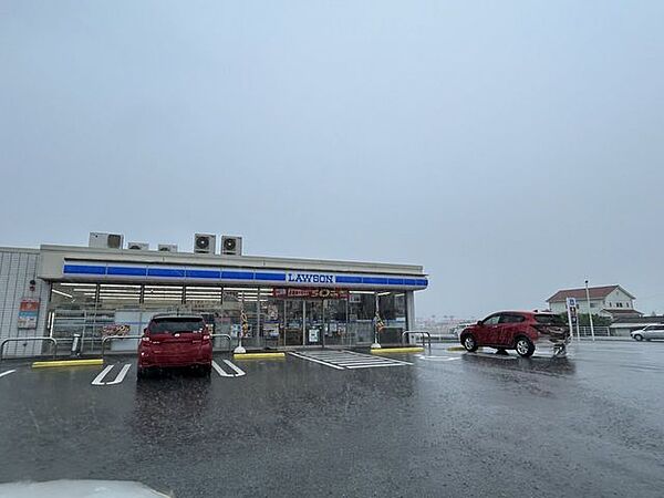 馬田 【コンビニ】ローソン朝倉甘木店様まで約650ｍです。 850m