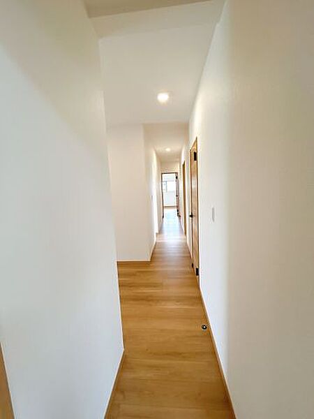 【廊下】リビングや居室に行く廊下です。