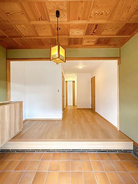 玄関を拡大表示