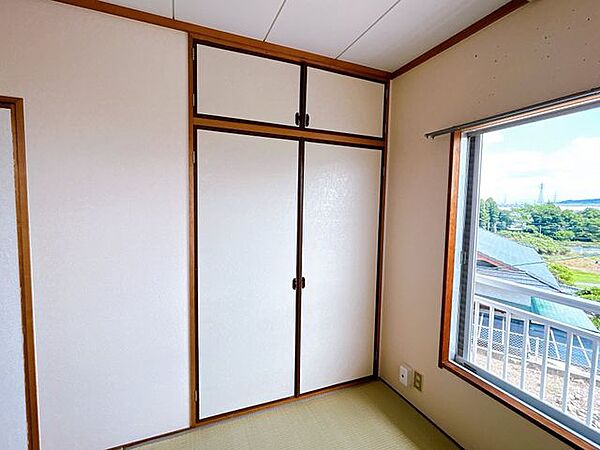 2階和室収納です。