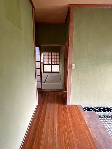 玄関前廊下