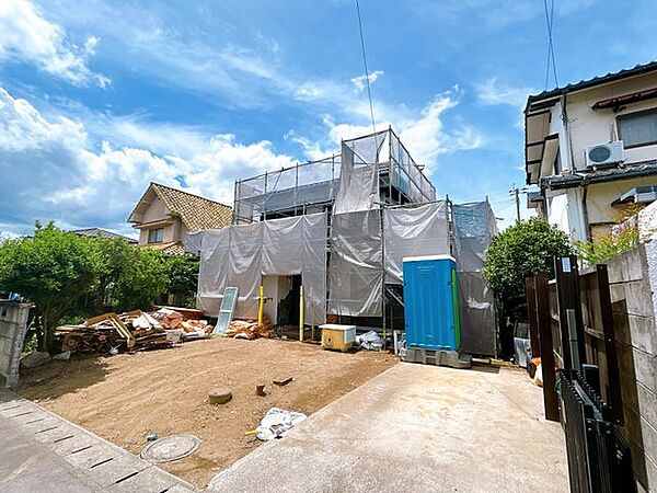 【リフォーム中】駐車場です。土間コンクリート造の並列3台に拡張予定です。