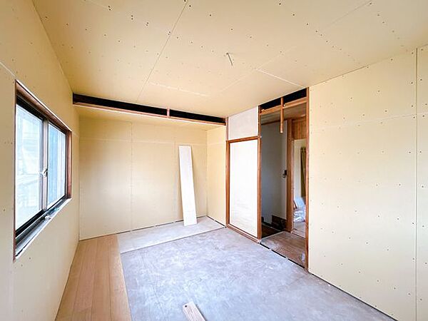 【リフォーム中】2階約6畳和室です。洋室に変更し、クローゼットを設置します。